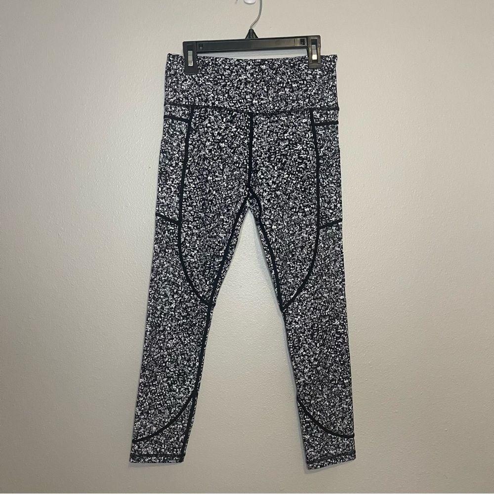 Zyia Mosaic Soft n Snug black & white leggings with pockets size 4 24”